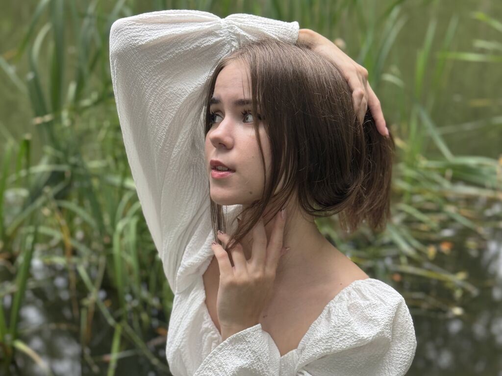 BellaAmorina></p>

       
    </div>
    </div>
</div>
<div class=